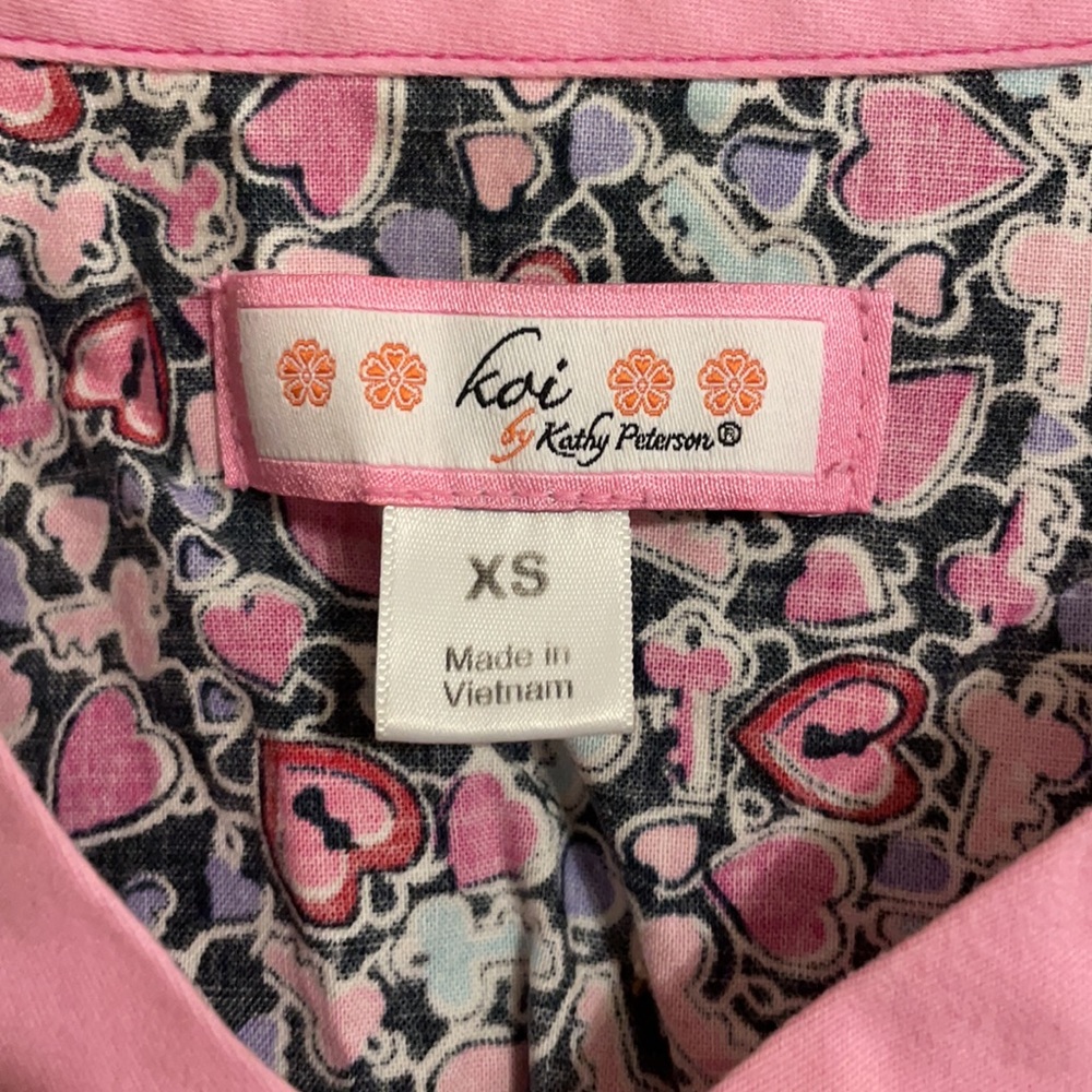 Scrub top - Picture 3 of 4
